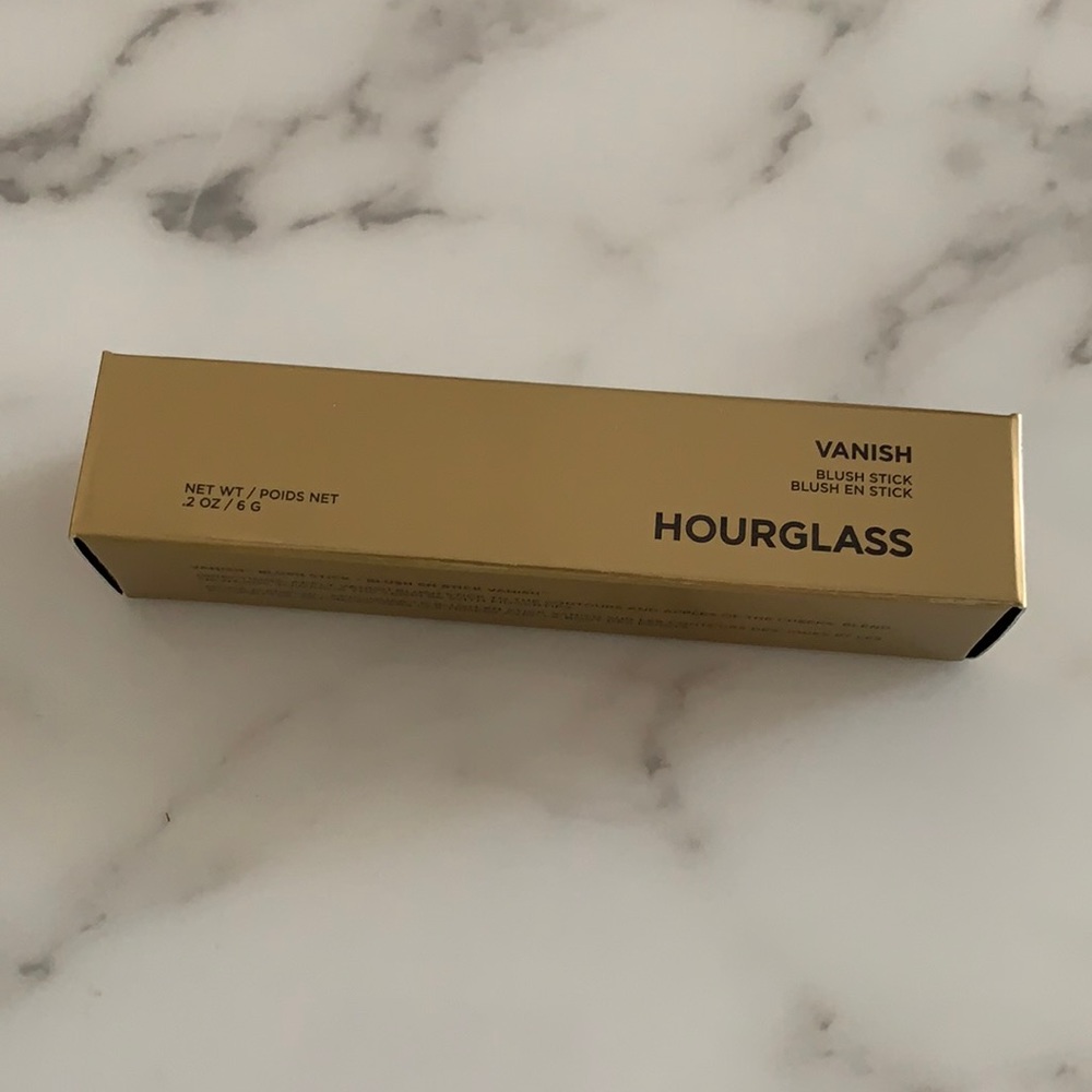 Hourglass Blush in Adore